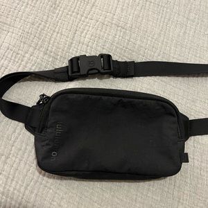 Lululemon - Mini Belt Bag